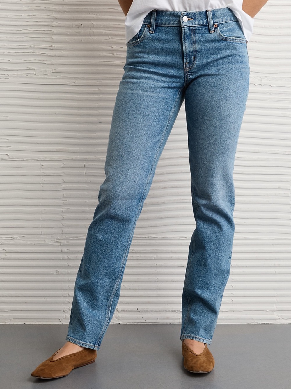 AE High-Waisted Straight Jean - Size 8